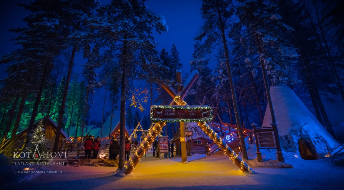 Villaggio Di Natale Lapponia.Renne Di Babbo Natale Santa Claus Reindeer Escursione Safari Rovaniemi Lapponia