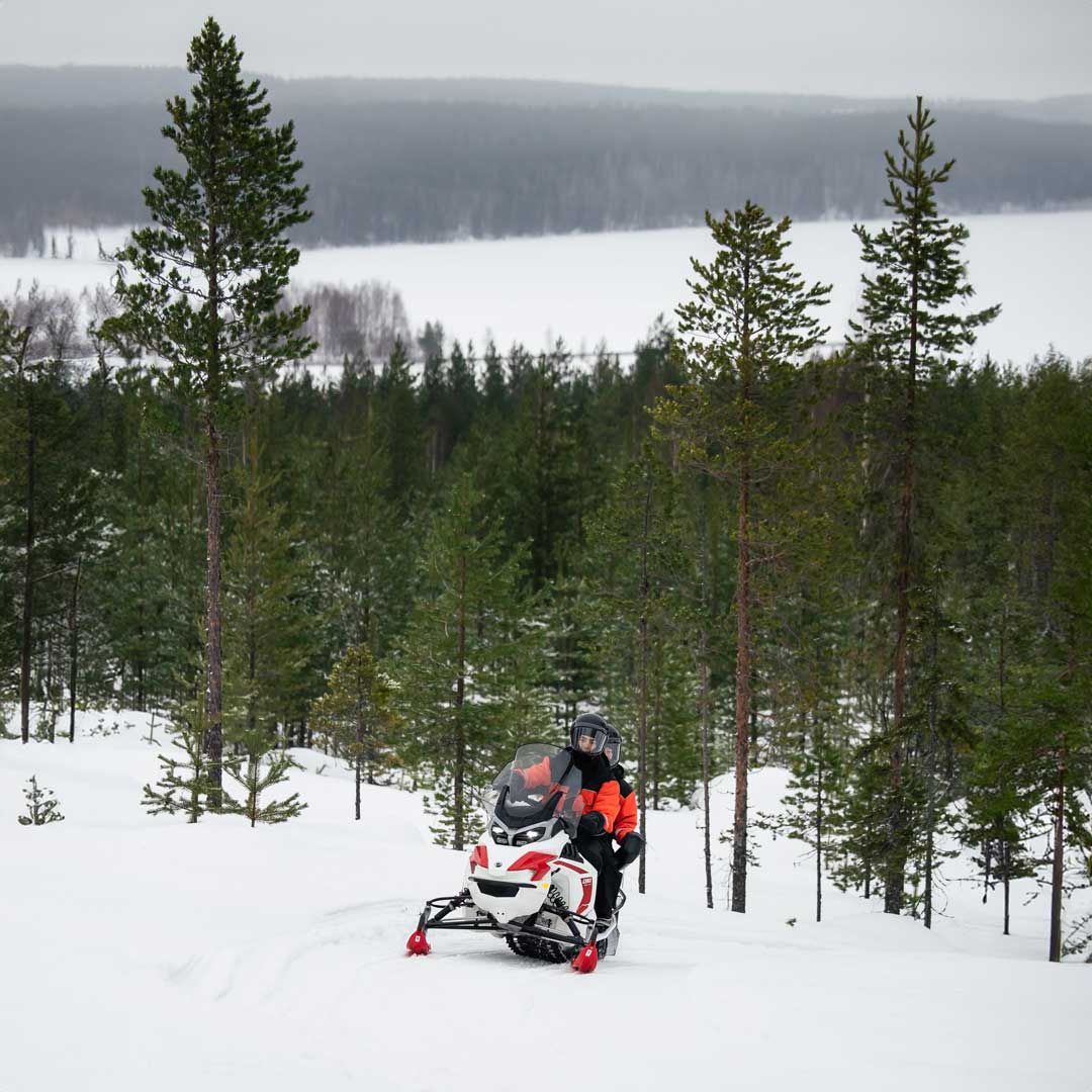 santa-claus-rendeerporovaarahill-talvi-1-31
