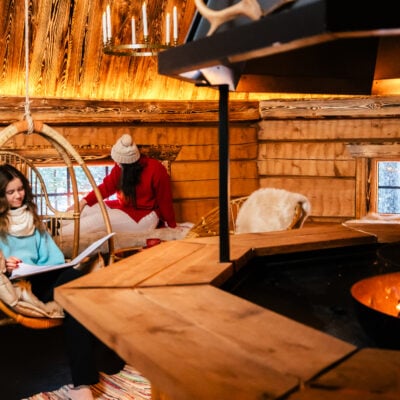 Ambiente della kota Taava, Santa Claus Reindeer, Rovaniemi, Lapponia, Finlandia