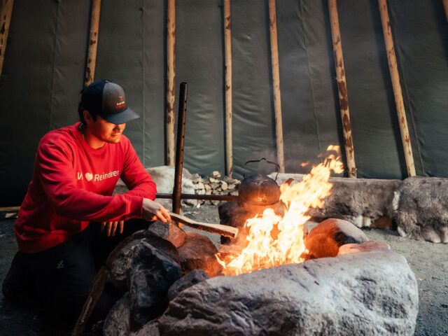 Autumn Magic in Santa Claus Village – A Fun and Unforgettable Experience with Reindeer