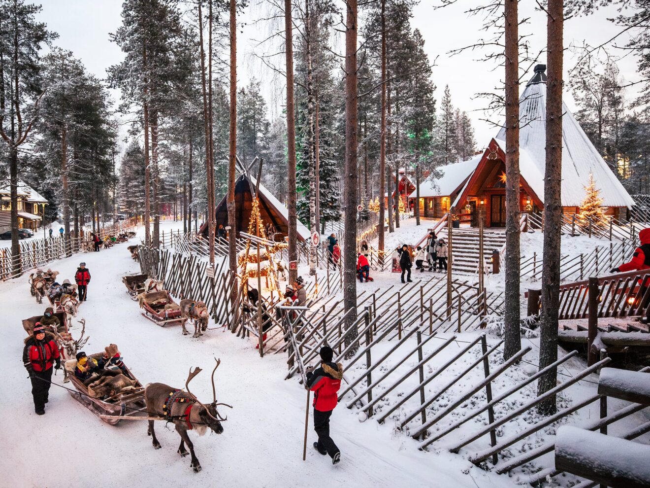 Reindeer Path – A 400-Meter Reindeer Sleigh Ride with Santa’s Reindeer